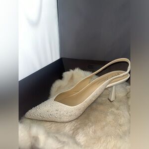 Betsey Johnson CLARK Bridal Iridescent Pearl Slingback Kitten Heel Pumps Sz 11